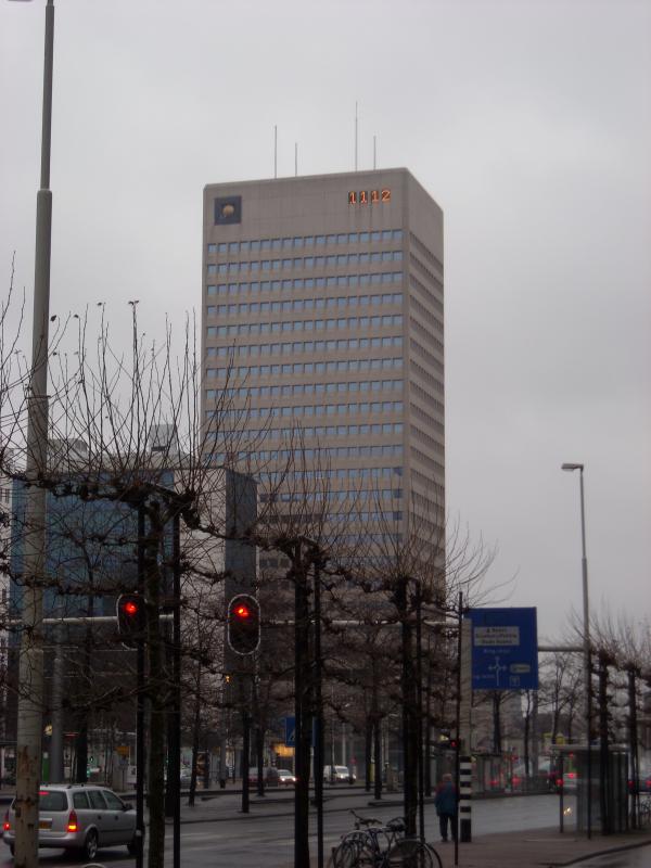 Az egy pontos idő fenn a ház tetején