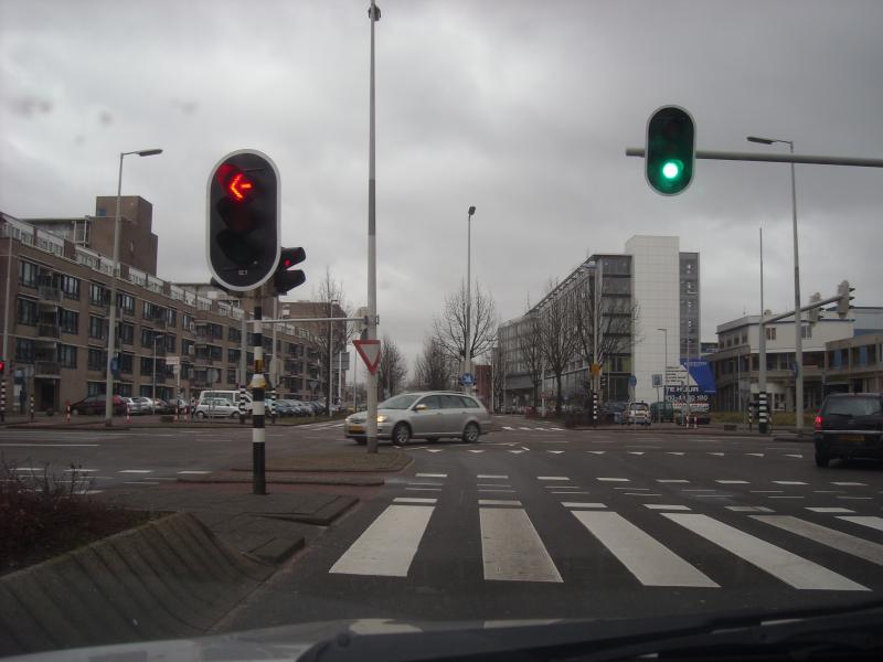 Kereszteződés, nézdd csak meg jól!