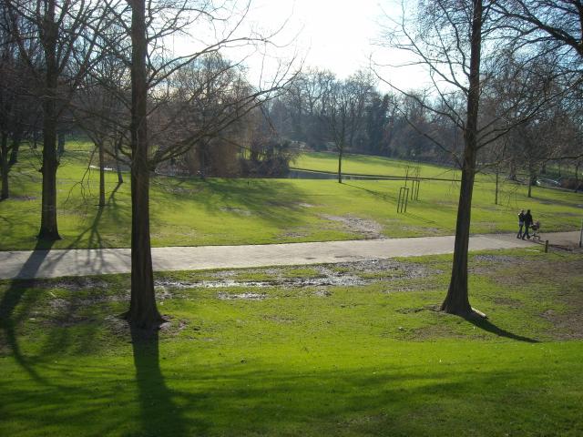 Park a toronynál